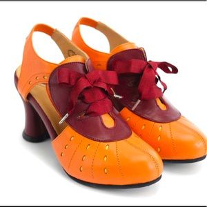 Brand new fluevogs. 9.5